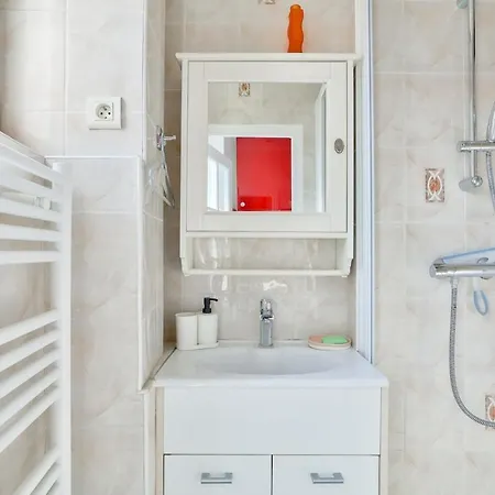 1br Flat 2 Min Away From Metro Station Maraichers Lägenhet *